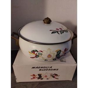Magnolia Blossoms Lincoware Porcelain Enamel Cookware 4.5 qt Dutch Oven S4502